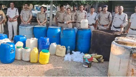 जहरीली 14 लाख की अवैध मदिरा और लाहन जब्त, ...गांजा उपलब्ध कराने वाला फरार सप्लायर गिरफ्तार