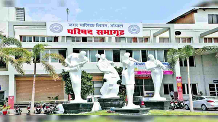 निगम के निशाने पर प्राइवेट स्कूल: रिहायशी इलाके में संचालन करने पर नोटिस जारी, मचा हड़कंप