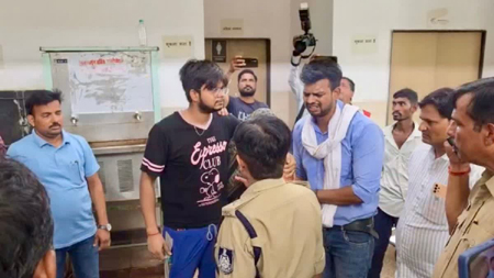 ग्वालियर एसपी ऑफिस में बवाल, कांग्रेस जिला महामंत्री ने किया सुसाइड, अस्पताल में डॉक्टर ने मृत घोषित किया