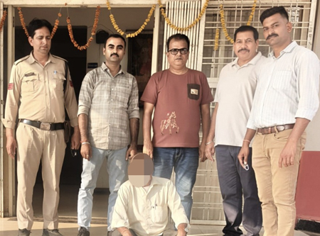 चेक बाउंस के प्रकरणों में फरार दो स्थायी वारंटी गिरफ्तार, ...3,000 रुपये का इनामी गिरफ्तार
