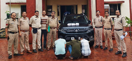 वीरेन्द्र नगर में हुई चोरी का खुलासा: तीन आरोपी गिरफ्तार, चोरी हुए जेवर, नकदी एवं ब्रीजा कार बरामद