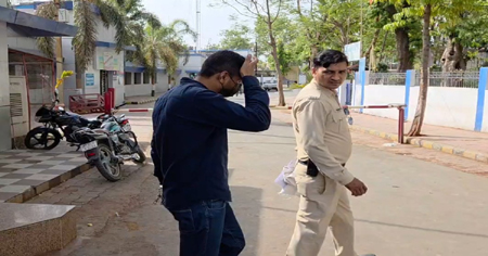 दमोह फर्जी MBBS डिग्री कांड: NHM का आईटी असिस्टेंट आदिल खान गिरफ्तार, जेल में है 3 फर्जी डॉक्टर और मास्टरमाइंड