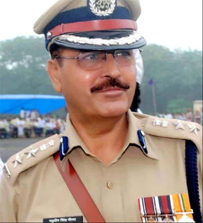 फर्जी जाति प्रमाण पत्र मामले में रिटायर्ड IPS अधिकारी रघुवीर सिंह मीणा पर FIR दर्ज