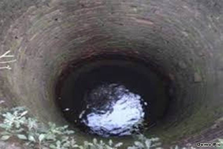 कुएं से मिला मां और 3 महीने के मासूम का शव, इलाके में सनसनी