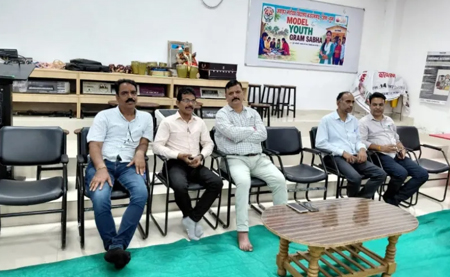 विद्यालय मे घटिया खाने का विरोध करने पर छात्र की बेरहमी से पिटाई, छात्रों ने किया हंगामा, सूचना पर पुलिस पहुची