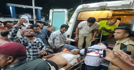 रेत माफिया का दुस्साहस: चेकिंग के दौरान आरक्षक पर चढ़ाया ट्रैक्टर, गंभीर हालत में रेफर
