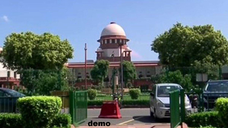 कोर्ट धार्मिक मान्यताओं पर फैसला नहीं दे सकती…. महिलाओं की एंट्री मामले में सबरीमाला मंदिर की SC में दलील