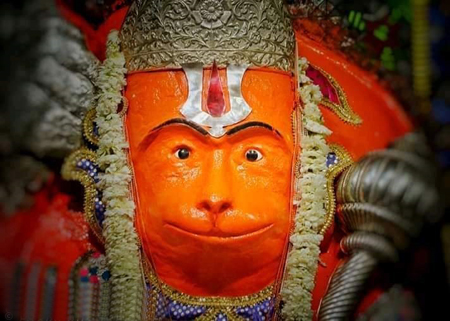 गुना मे टेकरी पर मंगला आरती के साथ हुई मेले की शुरुआत, श्रद्धालुओं का आना शुरू...